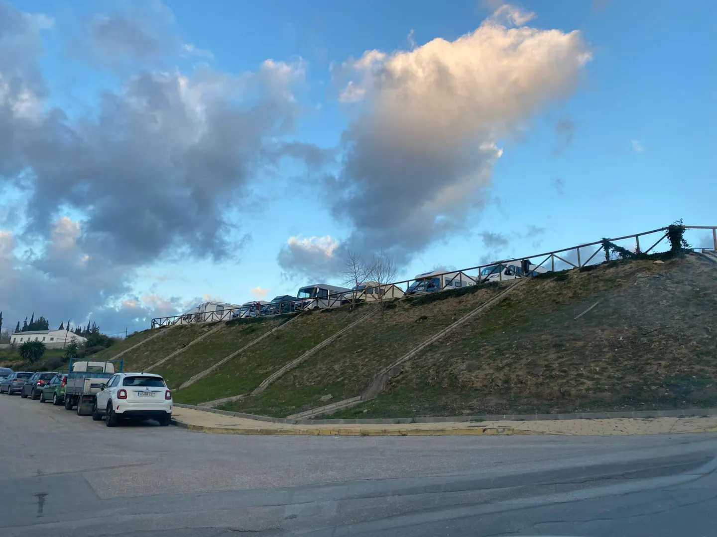 PARKING CARAVANAS Y AUTOCARAVANAS